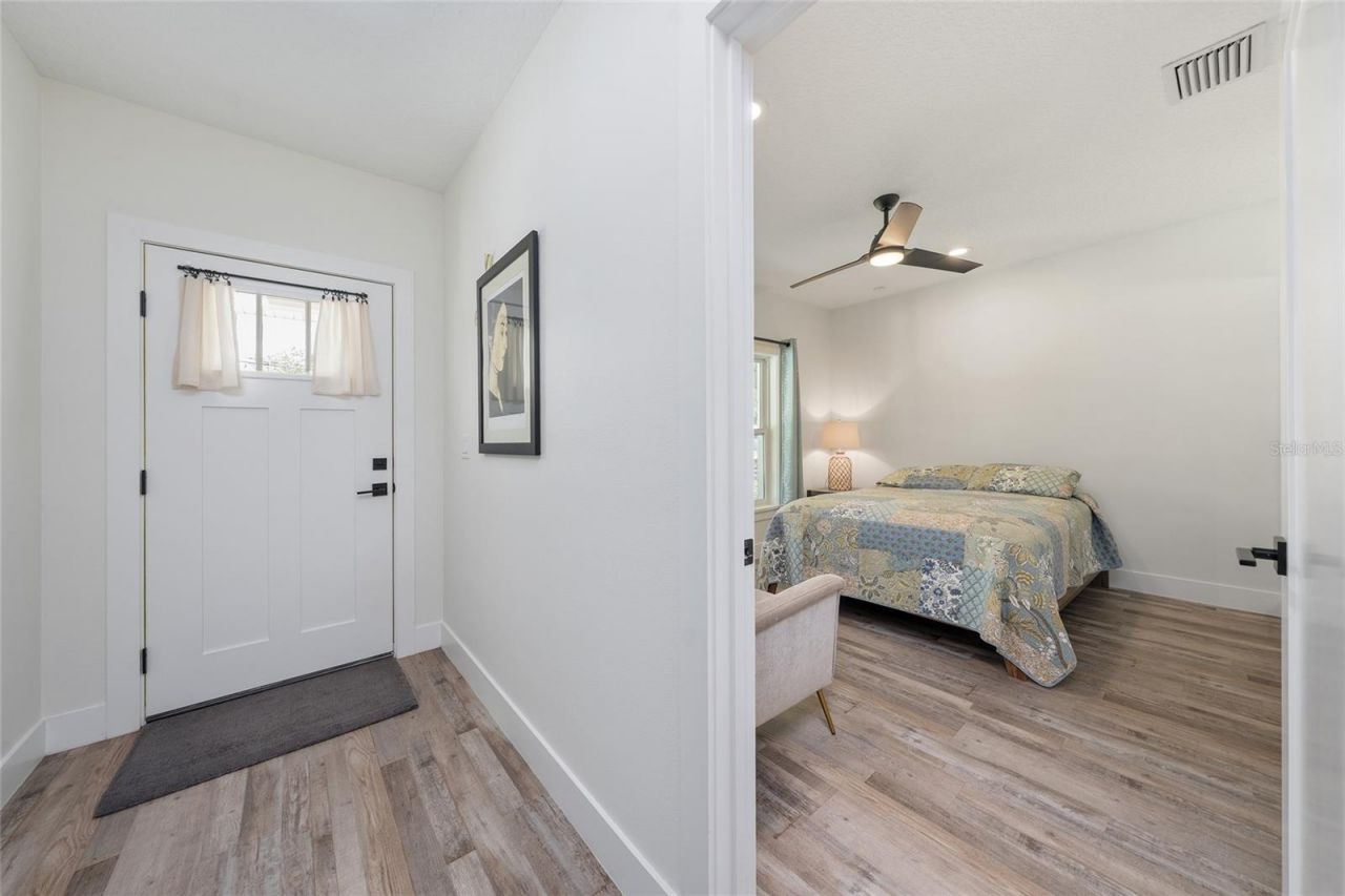 964 N Grandview Street , Mount Dora, FL 32757 Photo