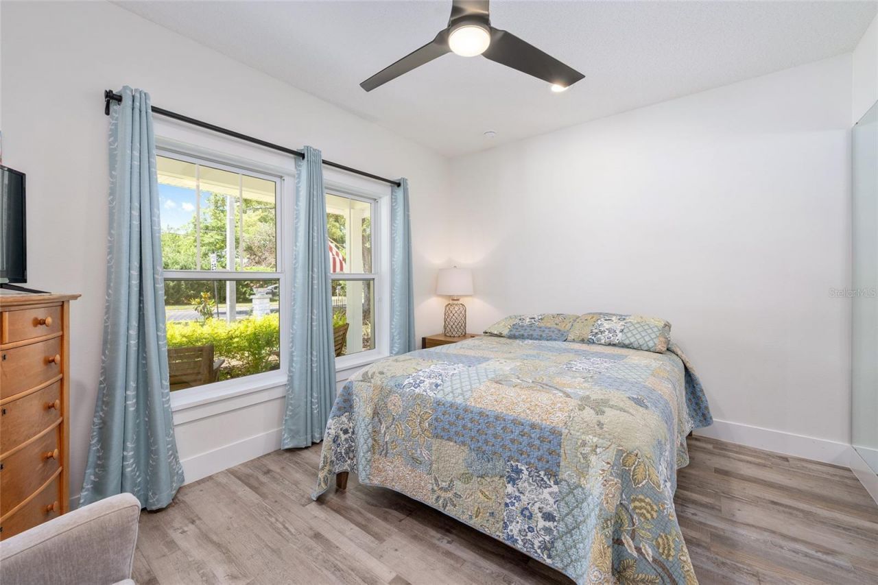 964 N Grandview Street , Mount Dora, FL 32757 Photo