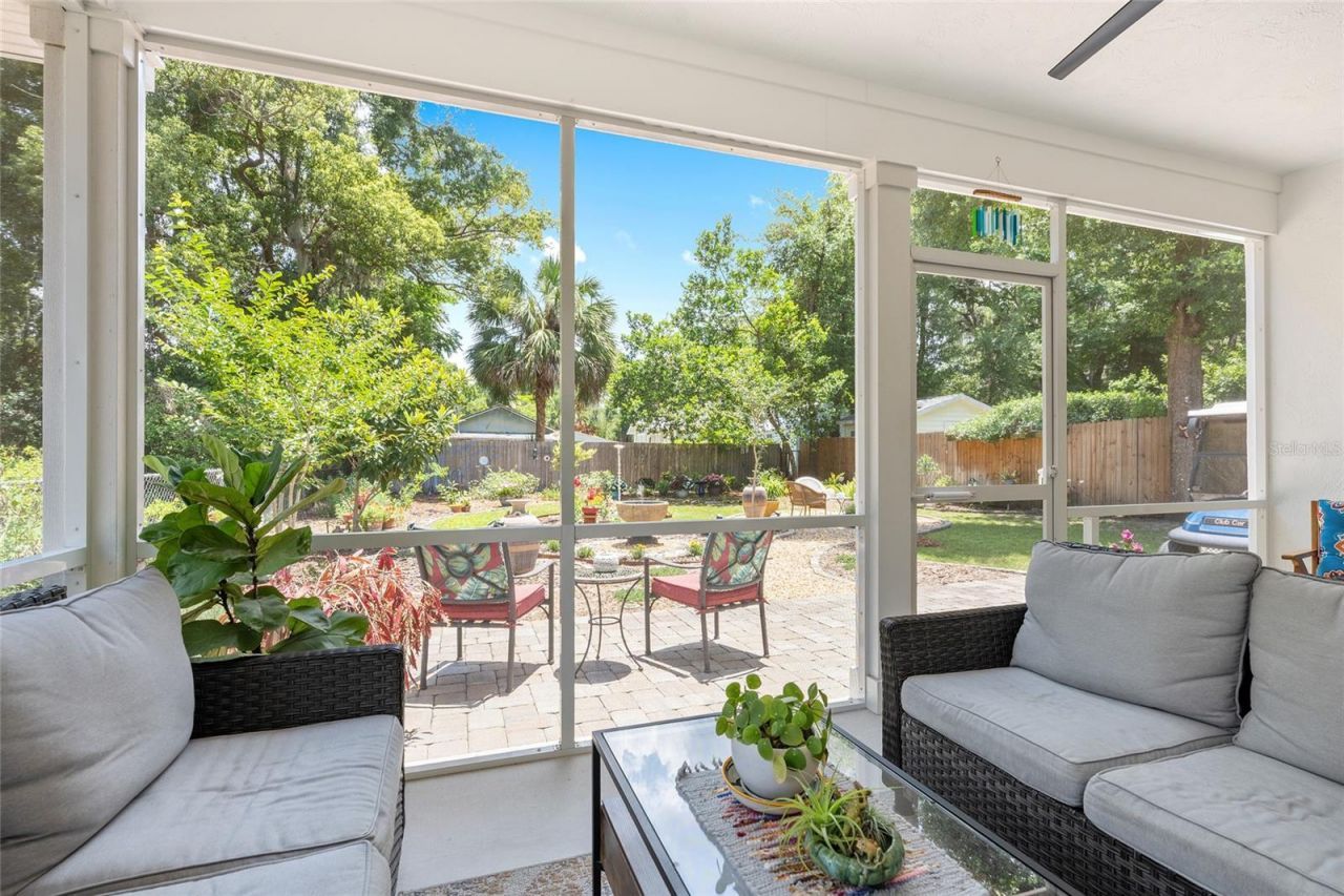 964 N Grandview Street , Mount Dora, FL 32757 Photo