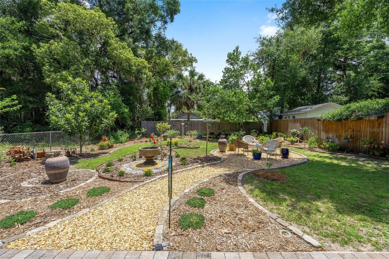 964 N Grandview Street , Mount Dora, FL 32757 Photo