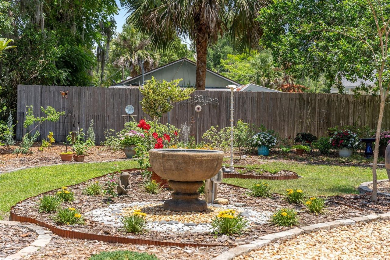 964 N Grandview Street , Mount Dora, FL 32757 Photo