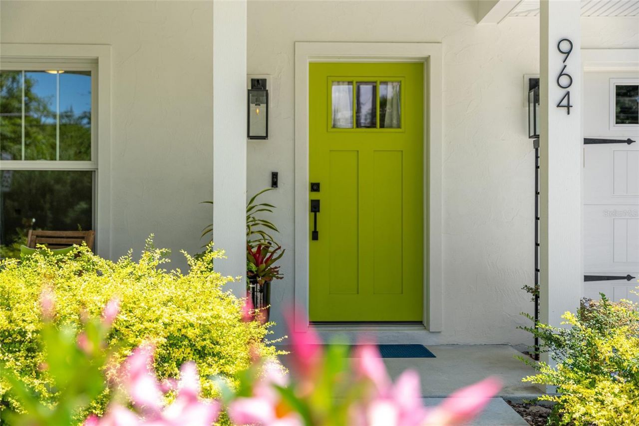 964 N Grandview Street , Mount Dora, FL 32757 Photo