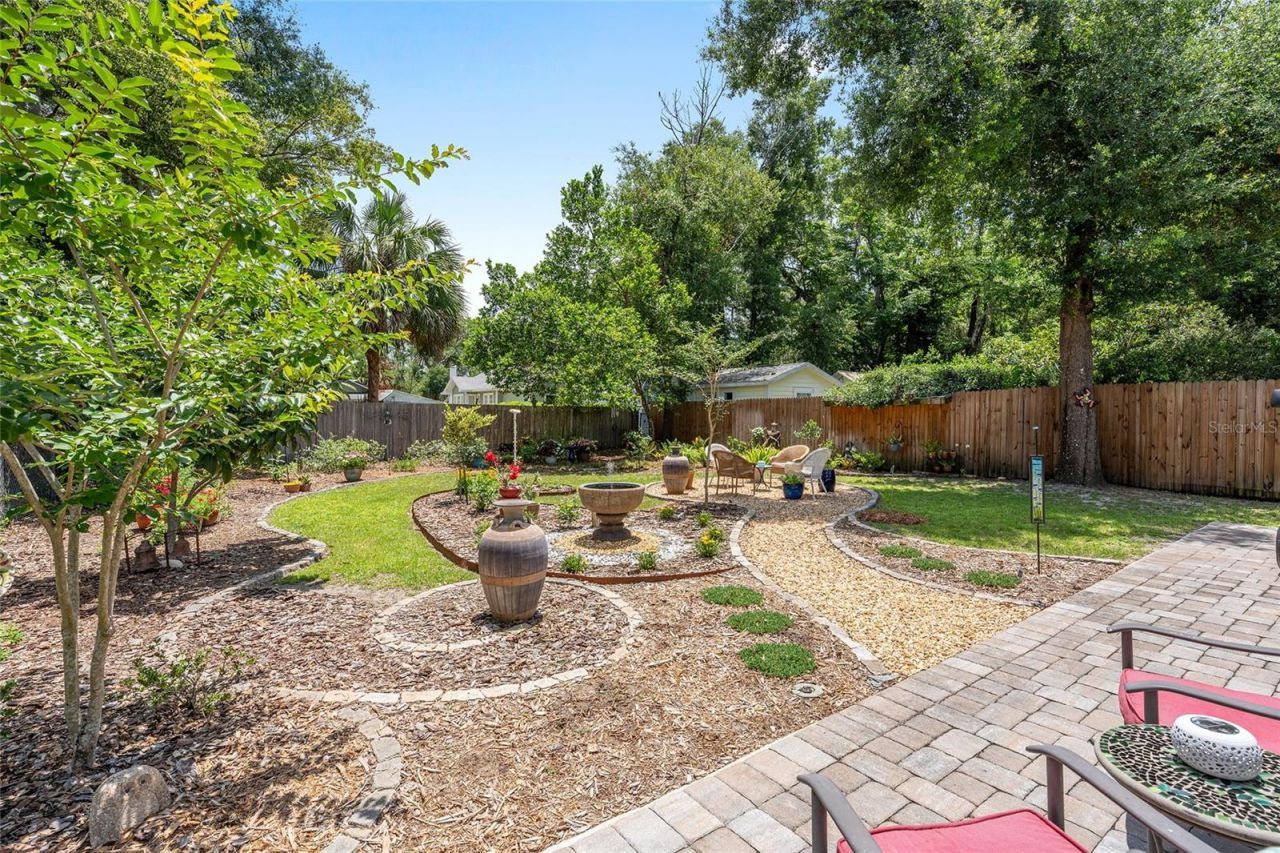 964 N Grandview Street , Mount Dora, FL 32757 Photo