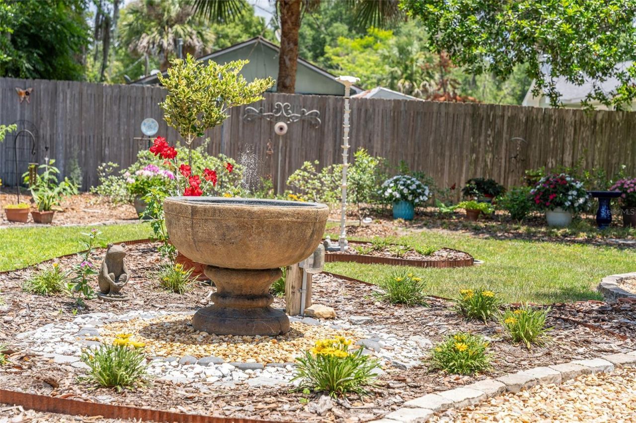 964 N Grandview Street , Mount Dora, FL 32757 Photo