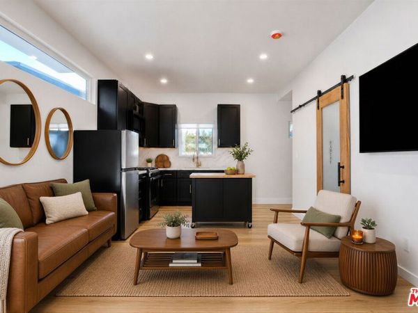 13424 Debby Street, Unit 1, Valley Glen, CA 91401