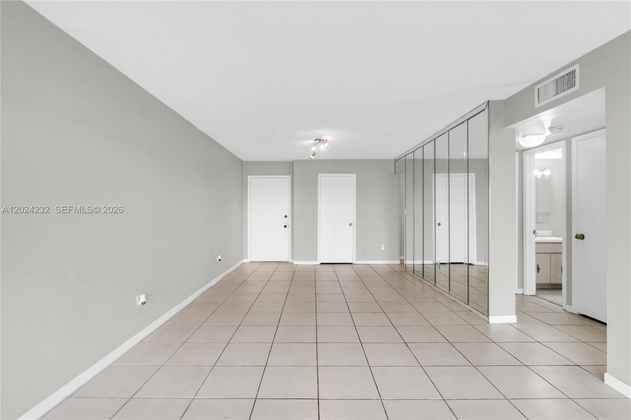 9280 Fontainebleau Blvd , Unit 505, Miami, FL 33172 Photo