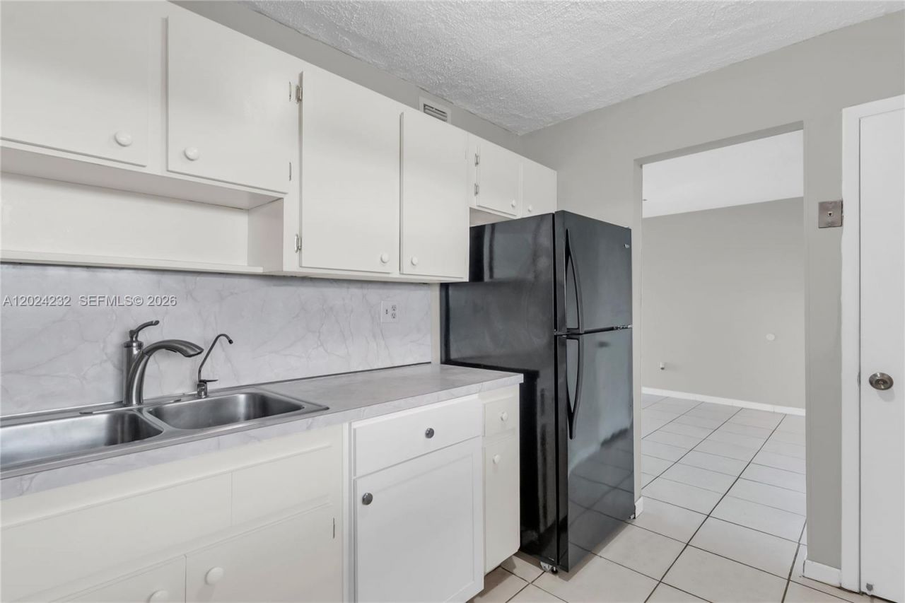 9280 Fontainebleau Blvd , Unit 505, Miami, FL 33172 Photo