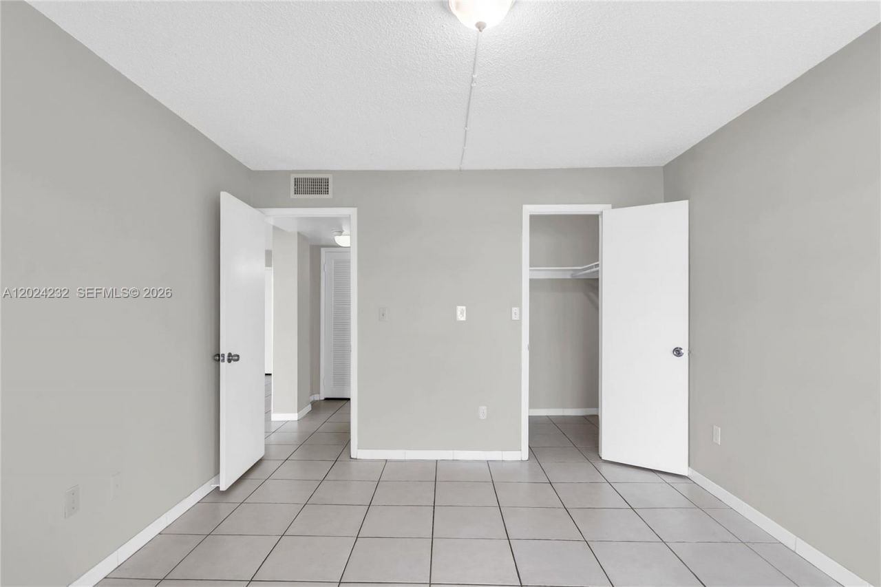 9280 Fontainebleau Blvd , Unit 505, Miami, FL 33172 Photo