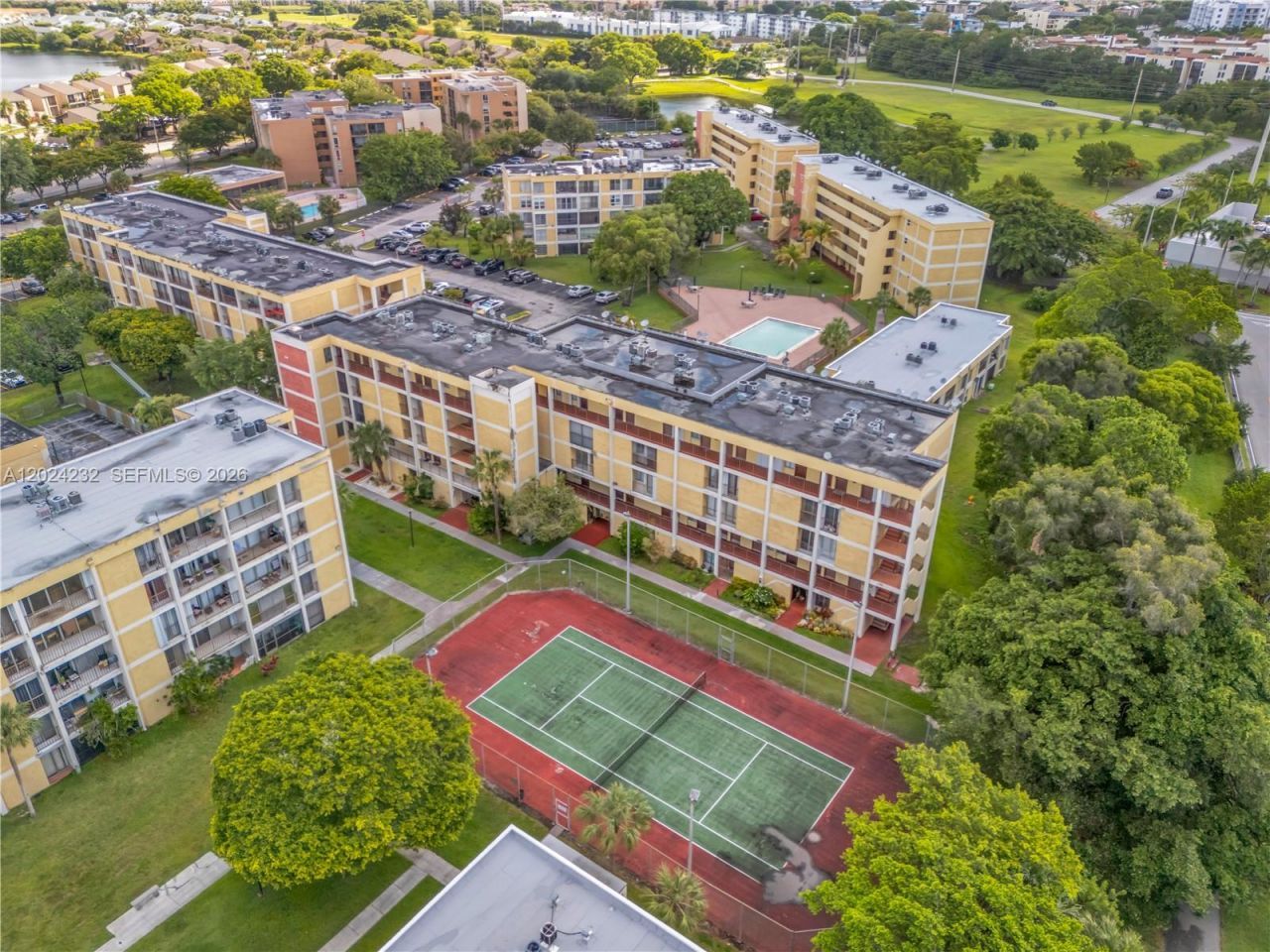 9280 Fontainebleau Blvd , Unit 505, Miami, FL 33172 Photo