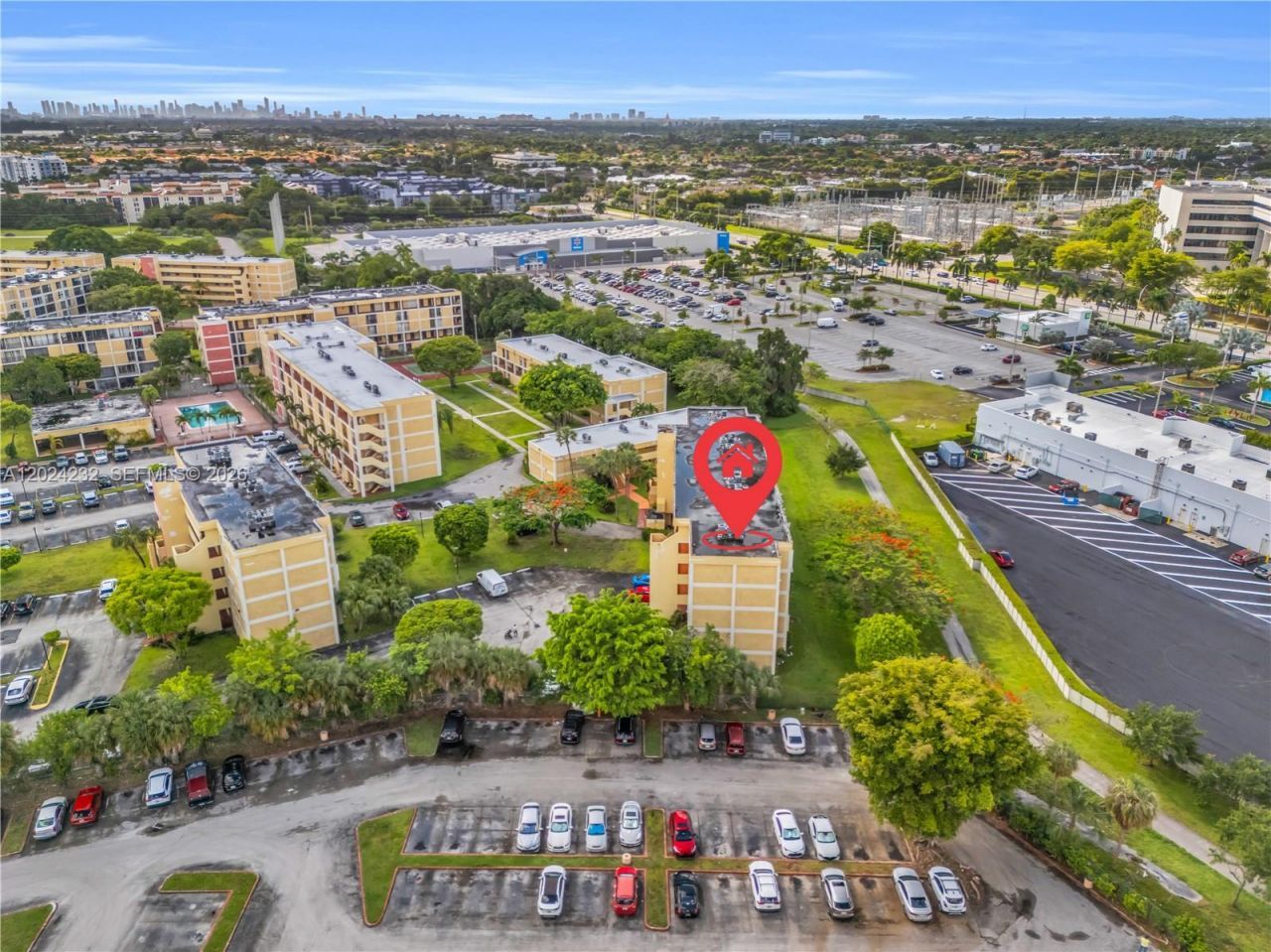 9280 Fontainebleau Blvd , Unit 505, Miami, FL 33172 Photo