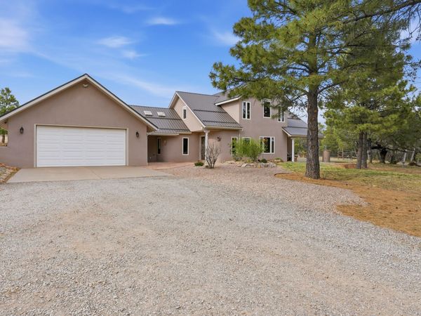 15 Blue Jay Road , Tijeras, NM 87059