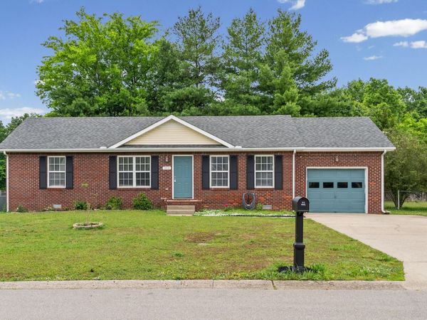 354 Broadmore Dr , Clarksville, TN 37042