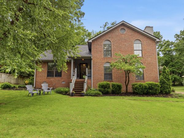 105 Oak Holw, Hermitage, TN 37076