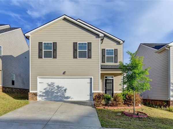 68 Mead Court , Hoschton, GA 30548