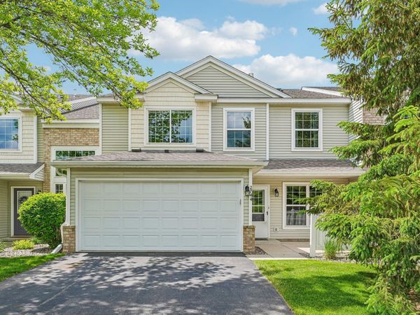 2744 Wagon Wheel Trail, Chaska, MN 55318