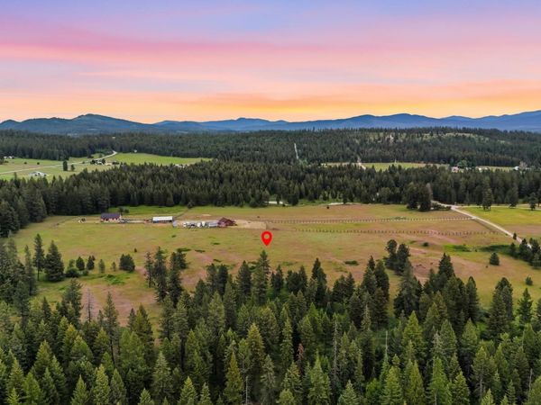 682 Henry Rd, Elk, WA 99009