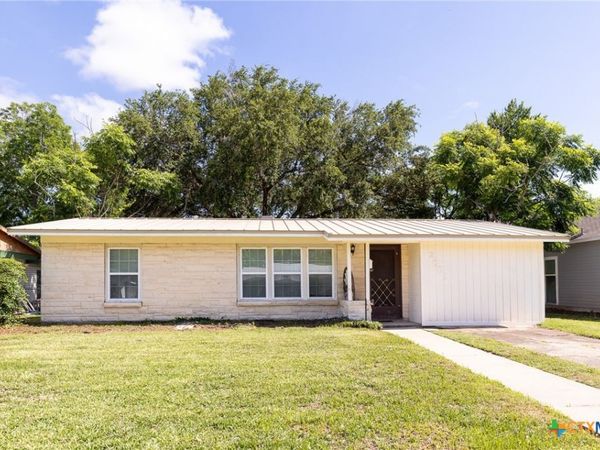 2001 E Rosebud Avenue , Victoria, TX 77901