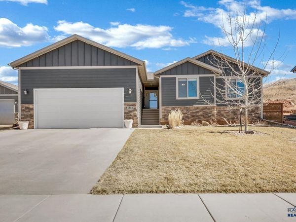 5804 HARPER CT, Rapid City, SD 57702