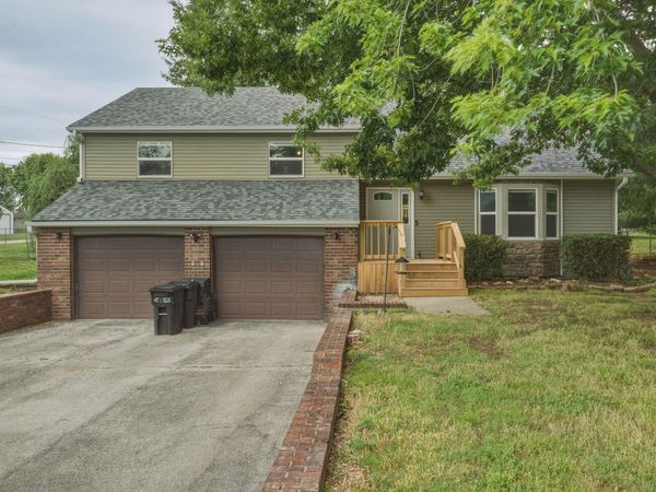 1297 S Palomino Road , Carthage, MO 64836