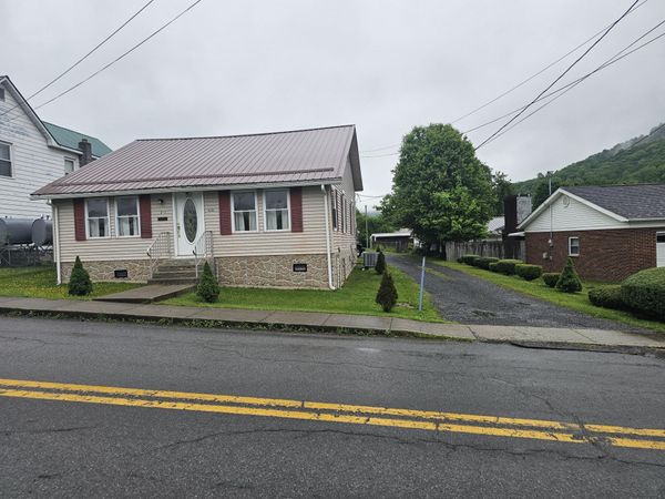 430 Greenbrier Ave, Rainelle, WV 25962