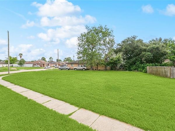 2801-03 DANIEL Drive , Violet, LA 70092