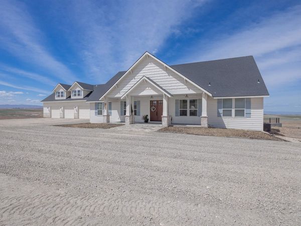 9853 Salmon Ridge Pl, Nampa, ID 83686