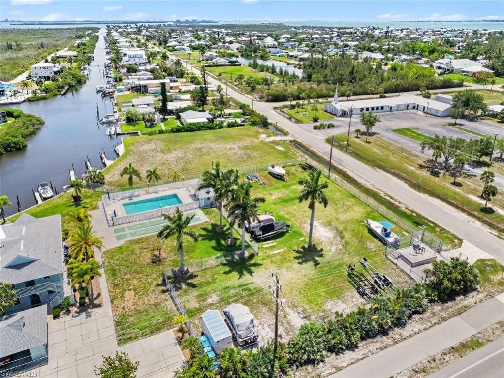 2912 Oleander St , Unit B3, Saint James City, FL 33956 Photo