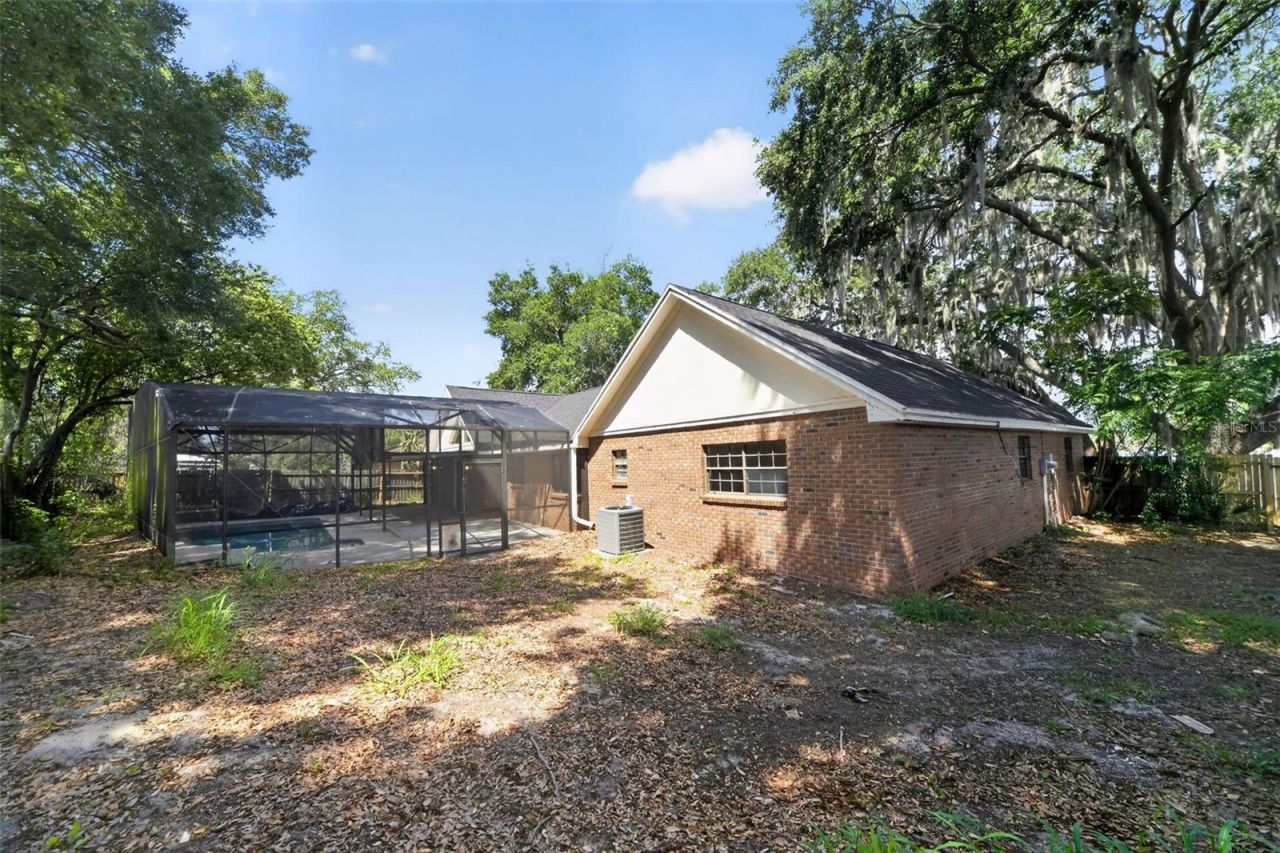 637 W Lakeshore Drive, Clermont, FL 34711 Photo
