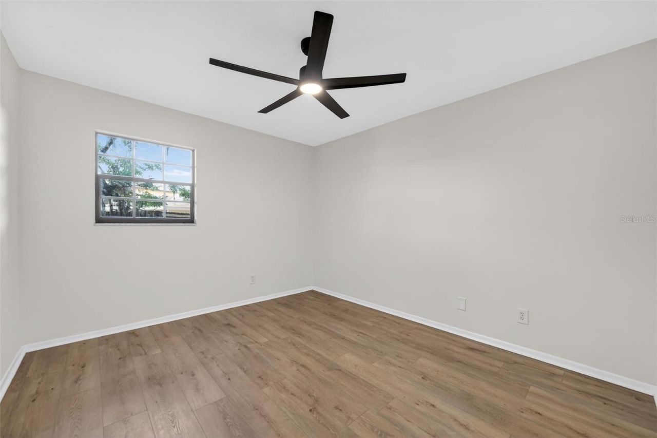 637 W Lakeshore Drive, Clermont, FL 34711 Photo