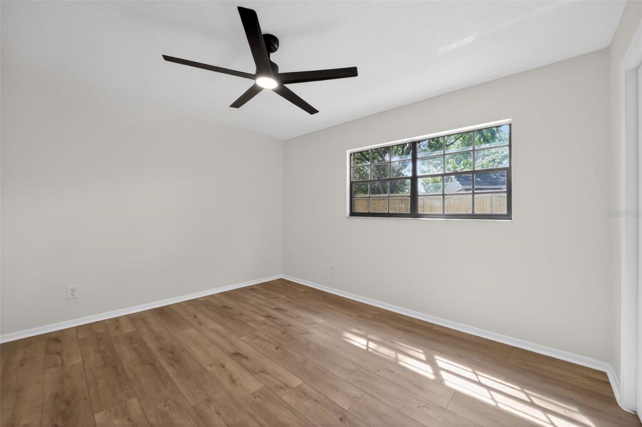 637 W Lakeshore Drive, Clermont, FL 34711 Photo