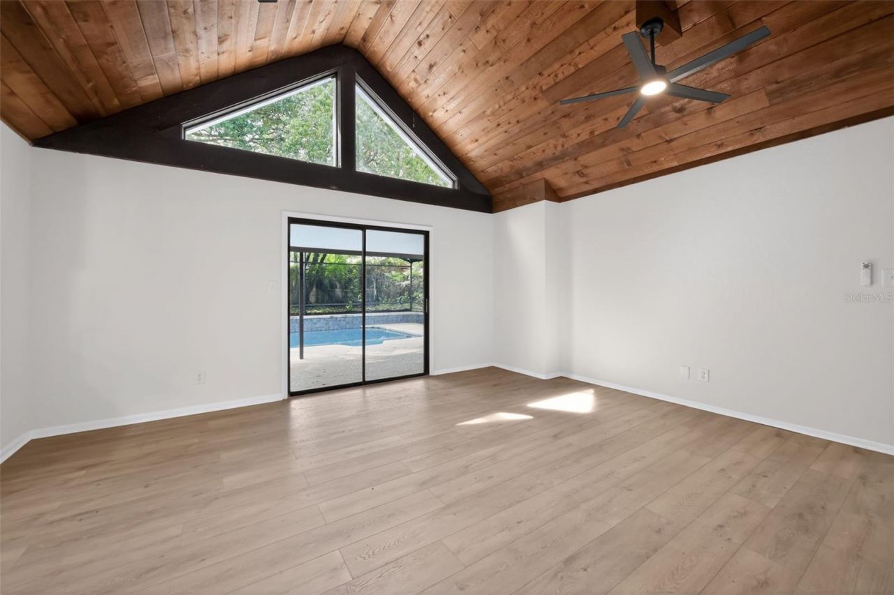 637 W Lakeshore Drive, Clermont, FL 34711 Photo