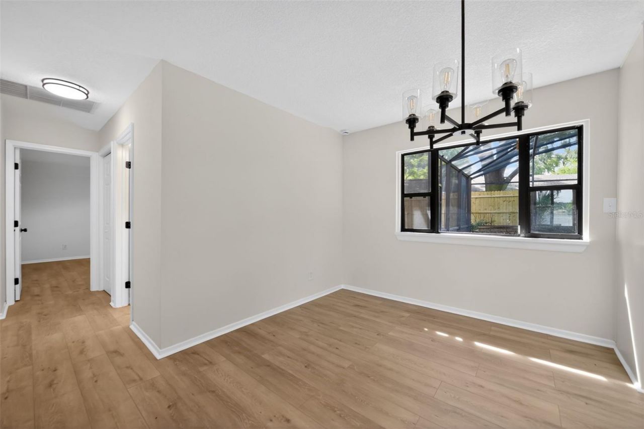 637 W Lakeshore Drive, Clermont, FL 34711 Photo