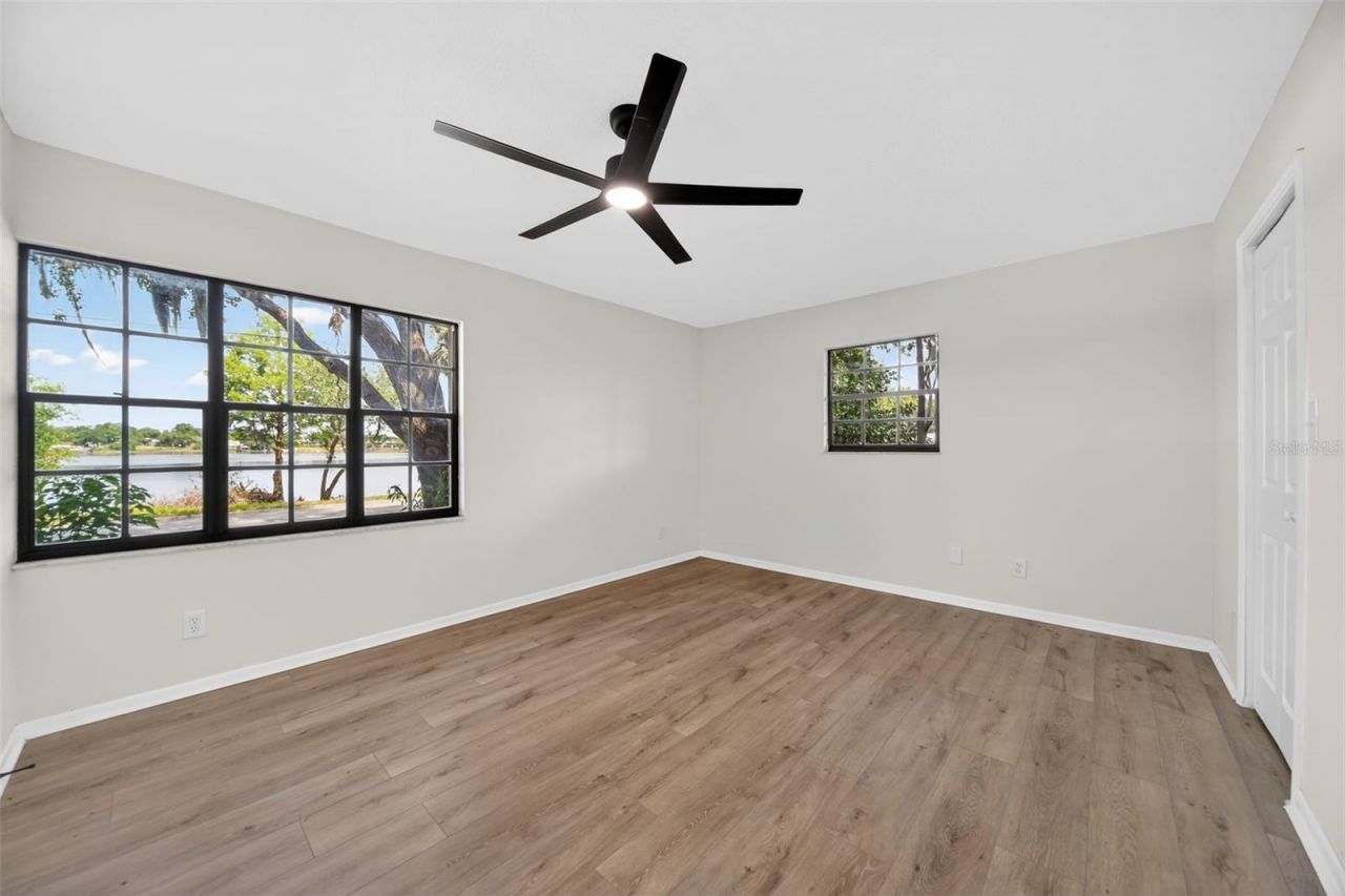 637 W Lakeshore Drive, Clermont, FL 34711 Photo