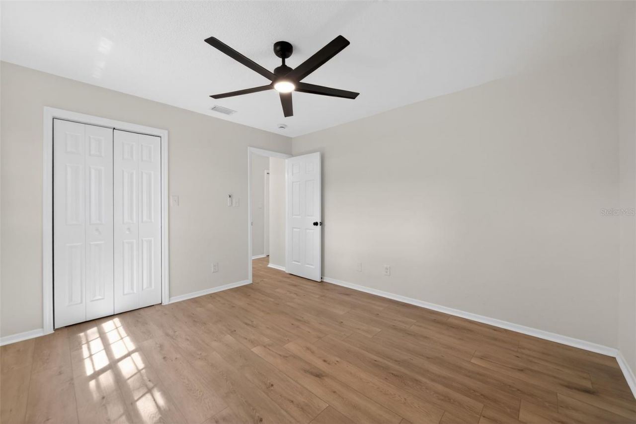 637 W Lakeshore Drive, Clermont, FL 34711 Photo