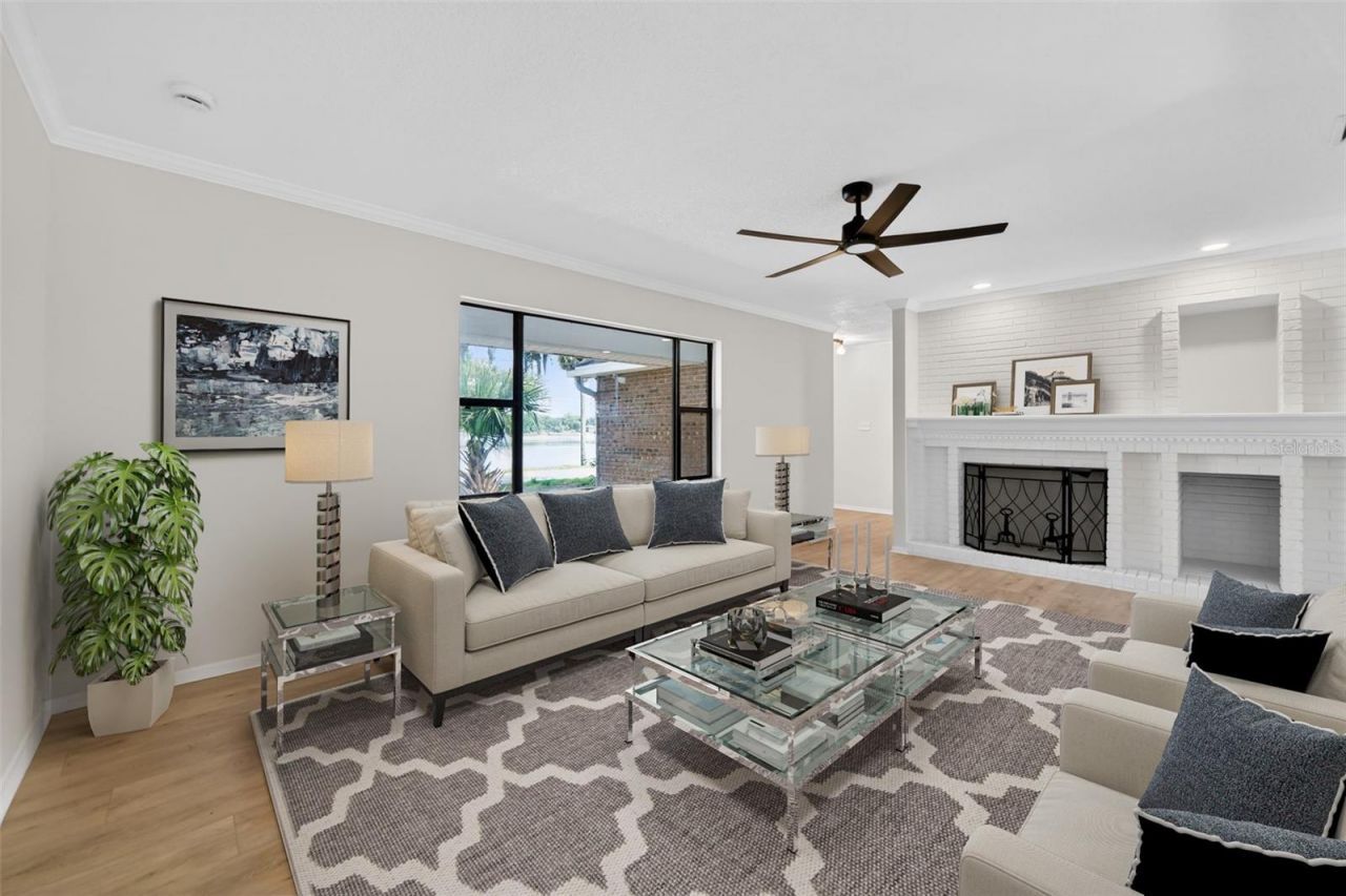 637 W Lakeshore Drive, Clermont, FL 34711 Photo