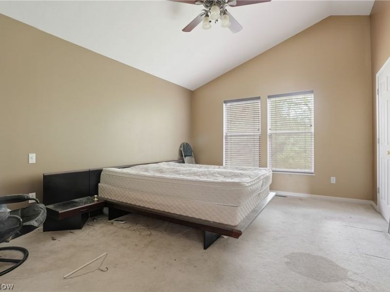 560 Canterbury Lane, Sagamore Hills, OH 44067 Photo 10