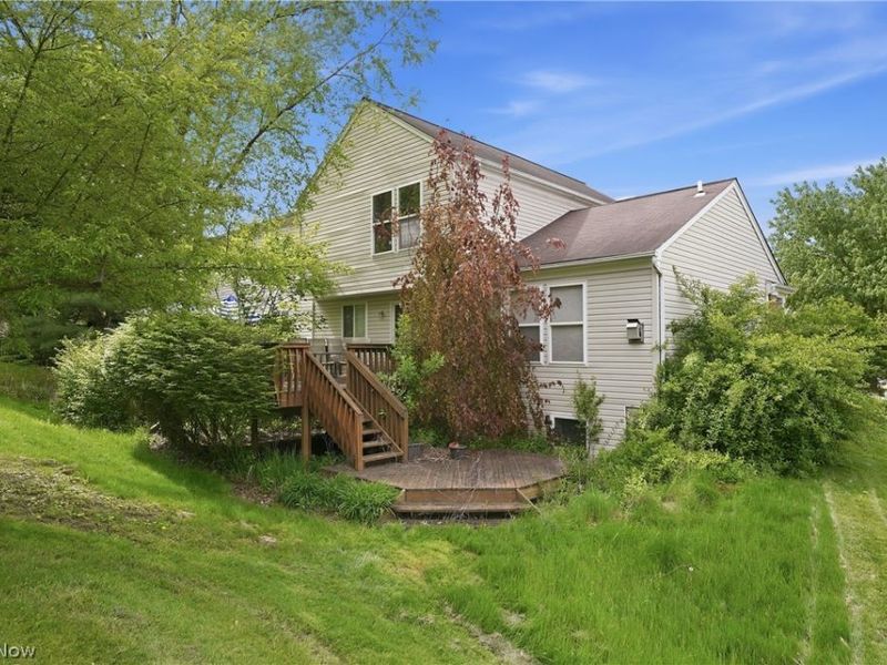 560 Canterbury Lane, Sagamore Hills, OH 44067 Photo 17