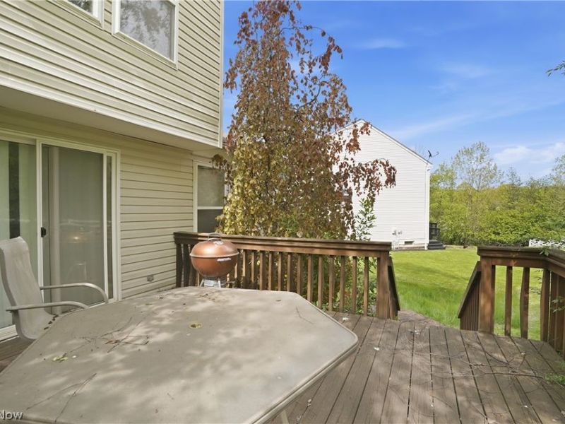 560 Canterbury Lane, Sagamore Hills, OH 44067 Photo 20