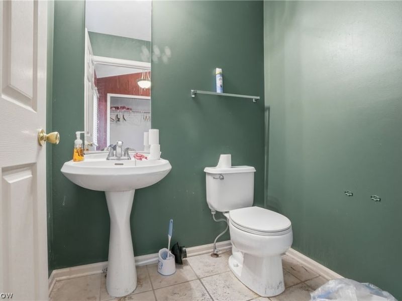 560 Canterbury Lane, Sagamore Hills, OH 44067 Photo 9