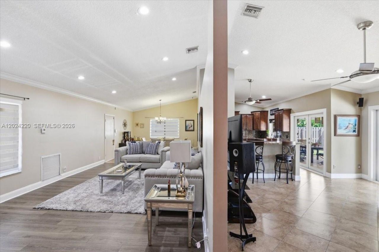 6520 Olde Moat Way, Davie, FL 33331 Photo