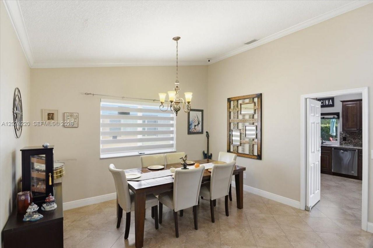 6520 Olde Moat Way, Davie, FL 33331 Photo
