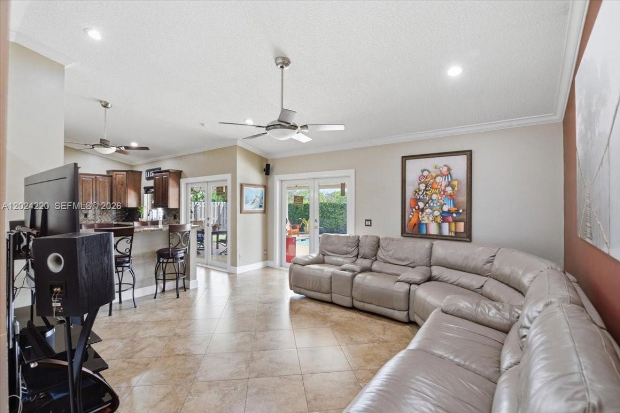 6520 Olde Moat Way, Davie, FL 33331 Photo