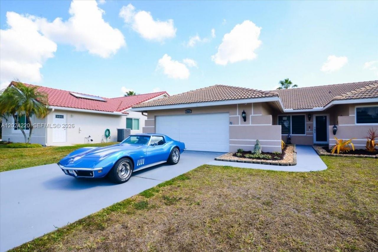 6520 Olde Moat Way, Davie, FL 33331 Photo