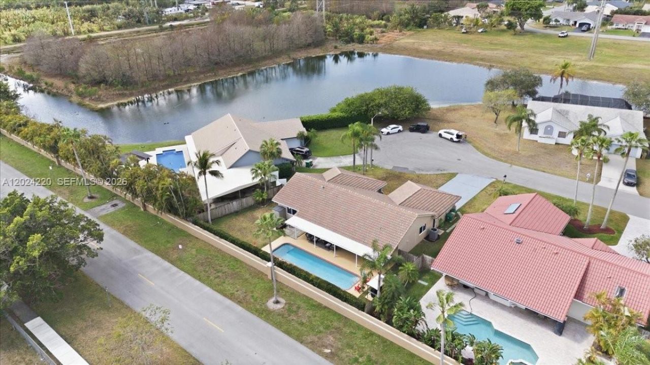 6520 Olde Moat Way, Davie, FL 33331 Photo