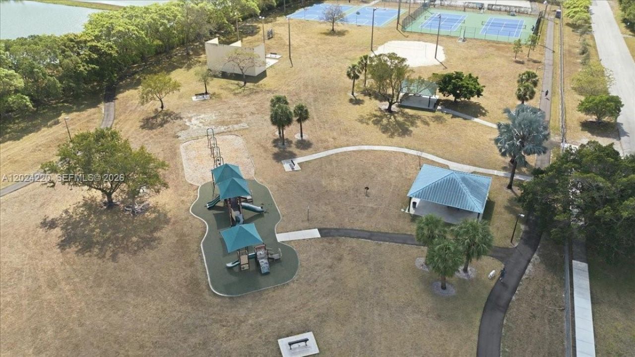 6520 Olde Moat Way, Davie, FL 33331 Photo