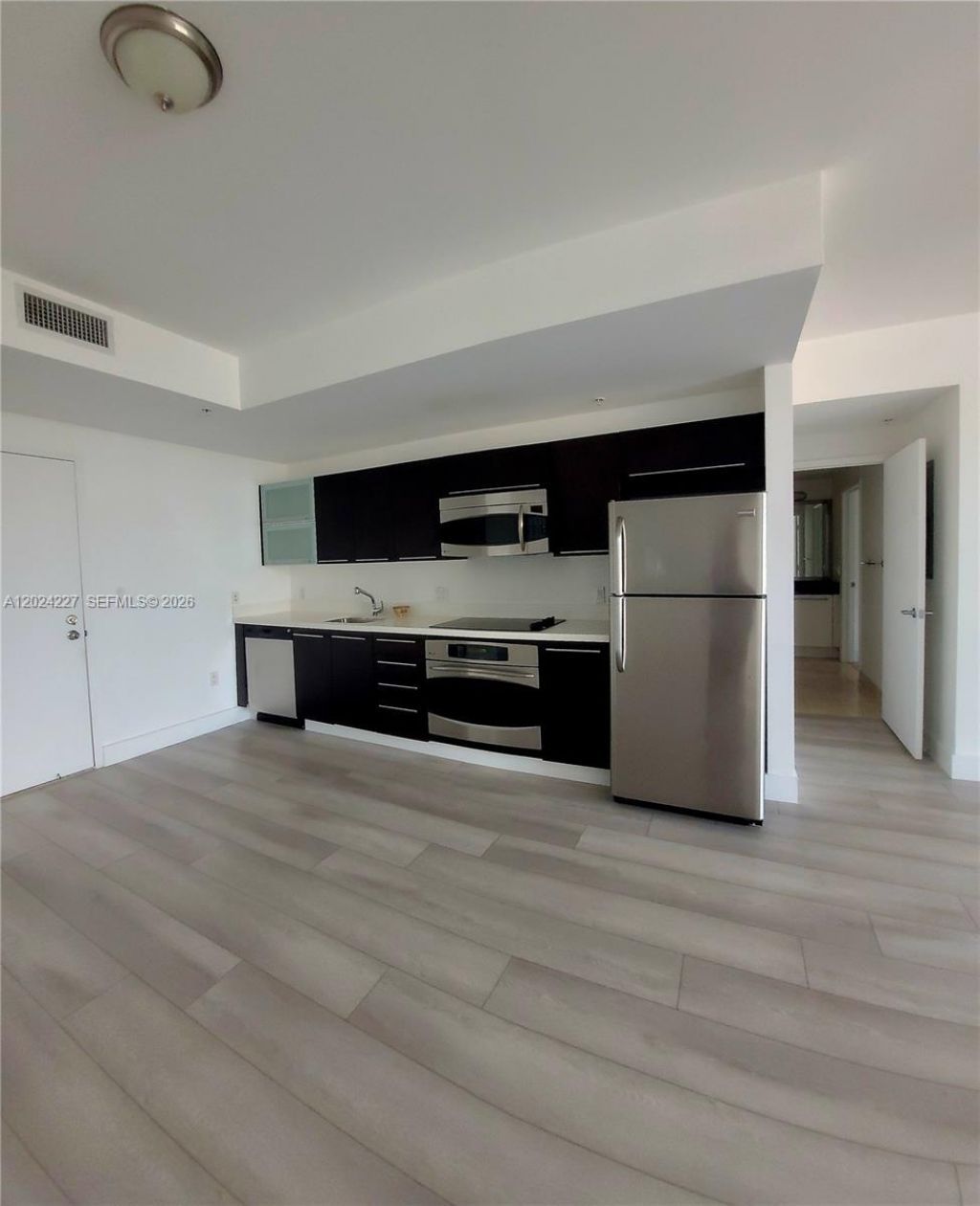 90 SW 3rd St, Unit 2208, Miami, FL 33130 Photo