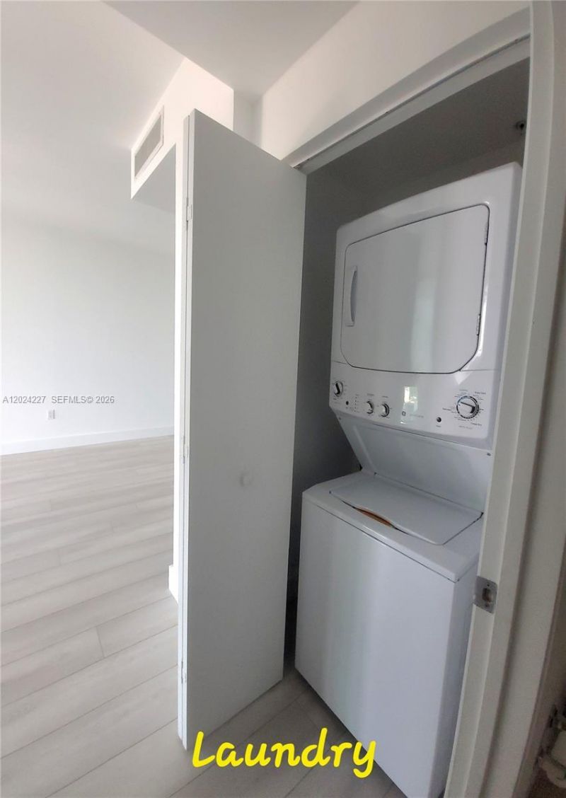 90 SW 3rd St, Unit 2208, Miami, FL 33130 Photo