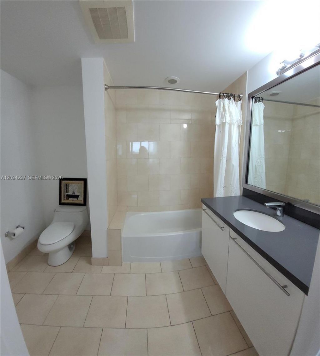 90 SW 3rd St, Unit 2208, Miami, FL 33130 Photo