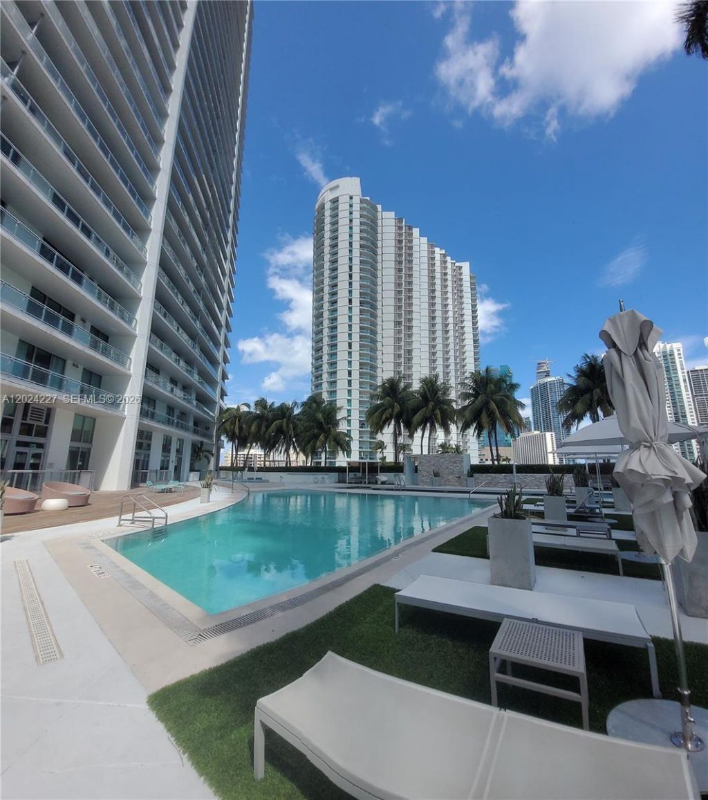 90 SW 3rd St, Unit 2208, Miami, FL 33130 Photo