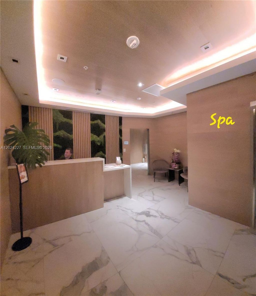 90 SW 3rd St, Unit 2208, Miami, FL 33130 Photo